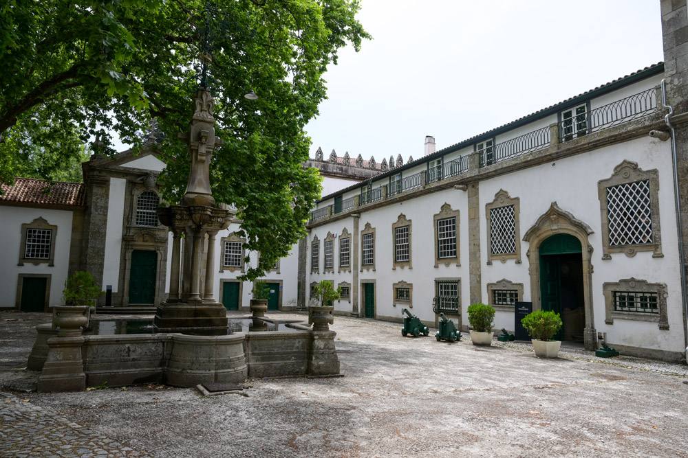 Insua Exterior